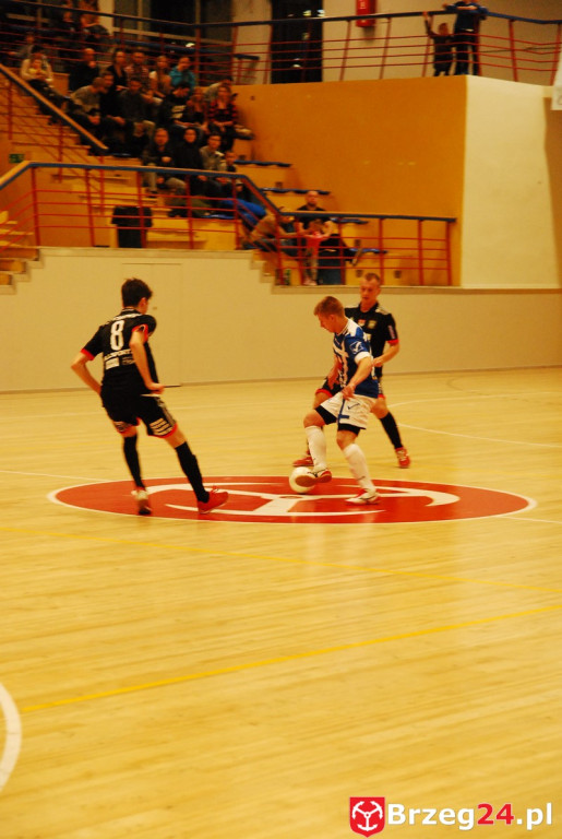 Brzescy piłkarze halowi remisują u siebie z zespołem z Pyskowic