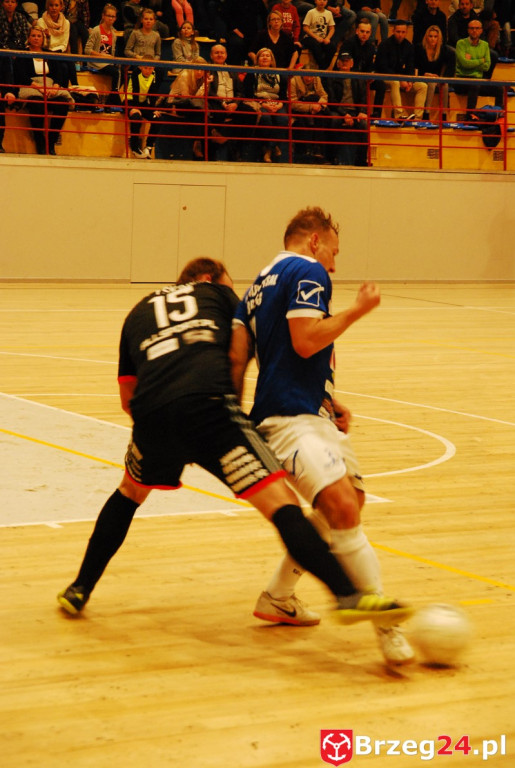 Brzescy piłkarze halowi remisują u siebie z zespołem z Pyskowic