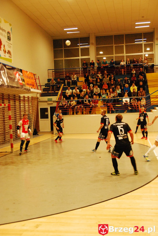 Brzescy piłkarze halowi remisują u siebie z zespołem z Pyskowic