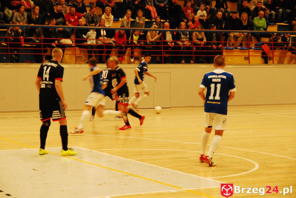 Brzescy piłkarze halowi remisują u siebie z zespołem z Pyskowic