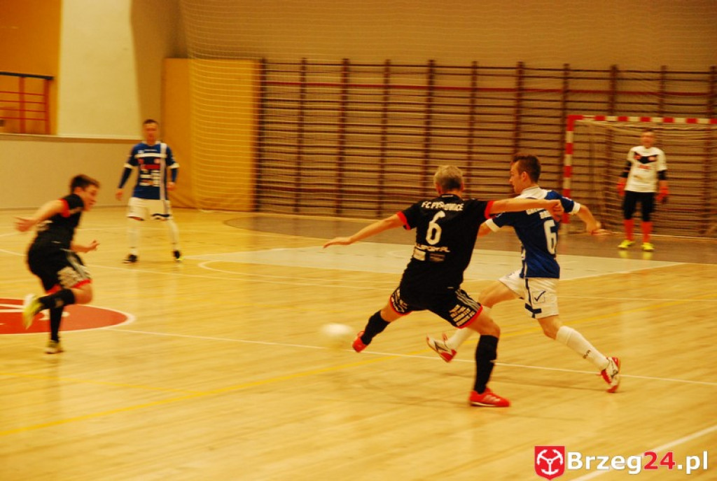 Brzescy piłkarze halowi remisują u siebie z zespołem z Pyskowic