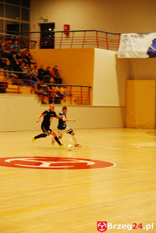 Brzescy piłkarze halowi remisują u siebie z zespołem z Pyskowic