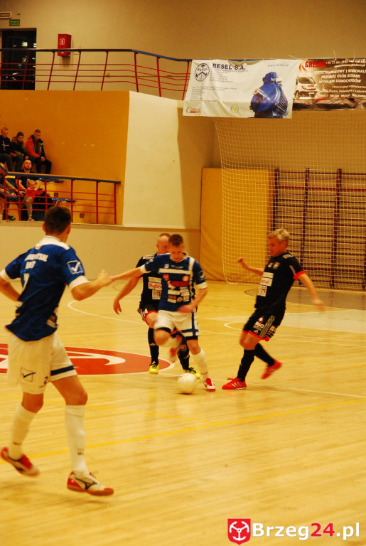 Brzescy piłkarze halowi remisują u siebie z zespołem z Pyskowic