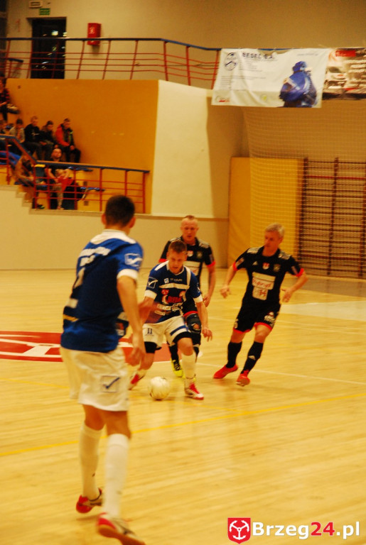 Brzescy piłkarze halowi remisują u siebie z zespołem z Pyskowic