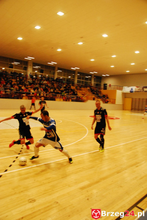 Brzescy piłkarze halowi remisują u siebie z zespołem z Pyskowic