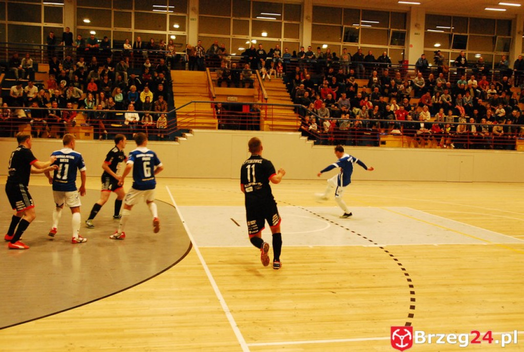 Brzescy piłkarze halowi remisują u siebie z zespołem z Pyskowic