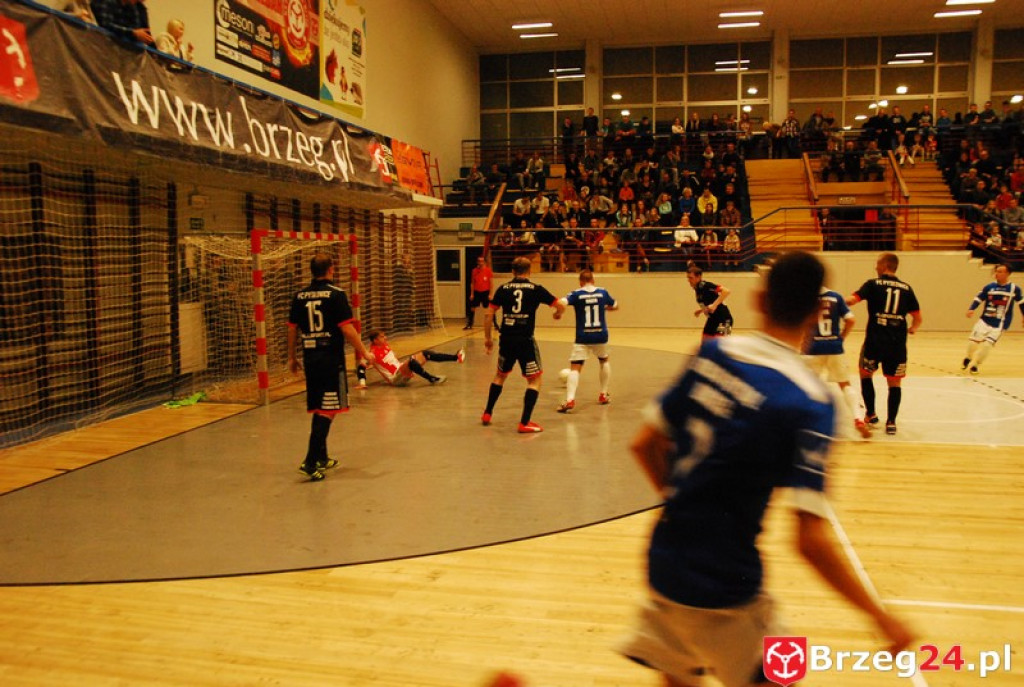 Brzescy piłkarze halowi remisują u siebie z zespołem z Pyskowic