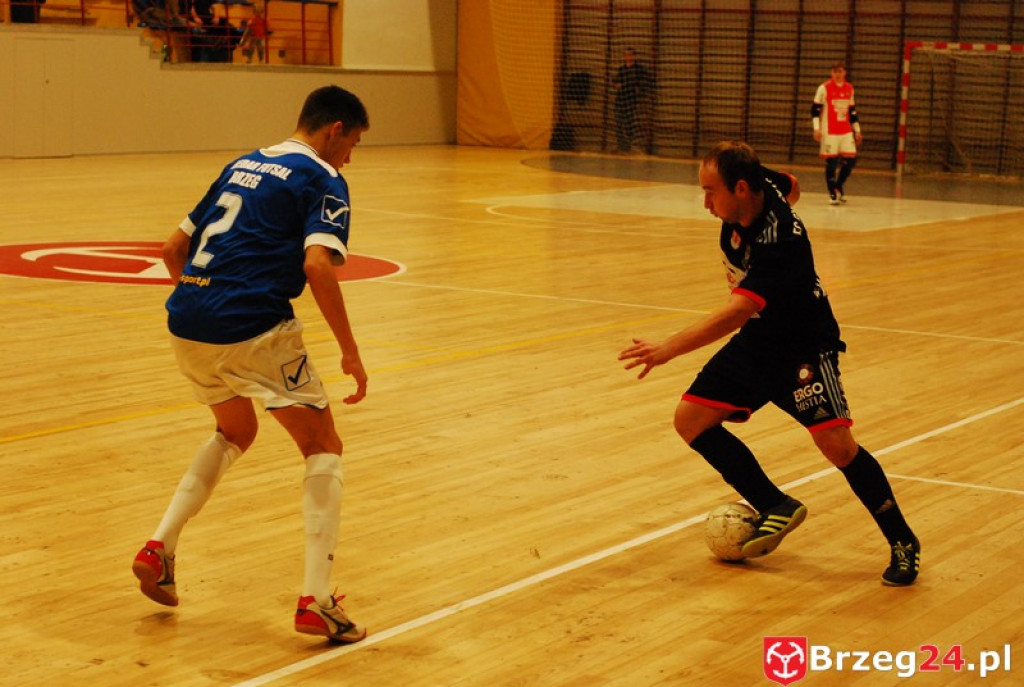 Brzescy piłkarze halowi remisują u siebie z zespołem z Pyskowic