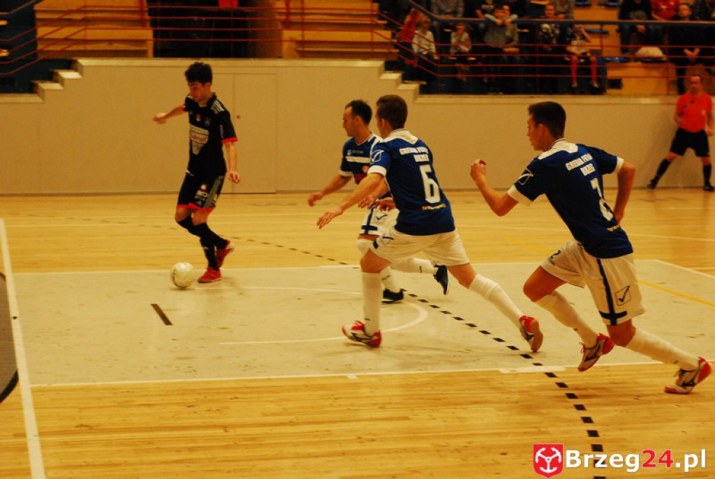 Brzescy piłkarze halowi remisują u siebie z zespołem z Pyskowic