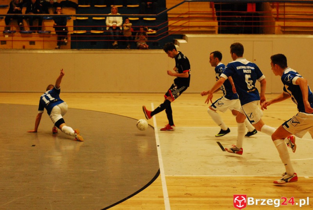 Brzescy piłkarze halowi remisują u siebie z zespołem z Pyskowic
