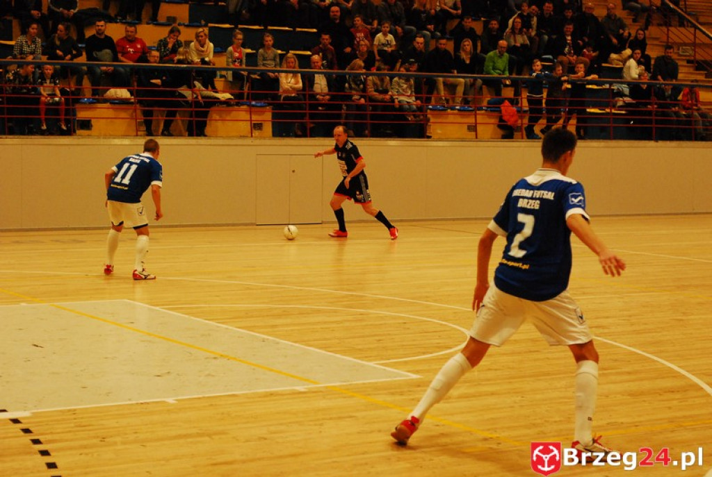 Brzescy piłkarze halowi remisują u siebie z zespołem z Pyskowic