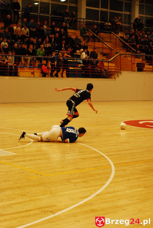 Brzescy piłkarze halowi remisują u siebie z zespołem z Pyskowic