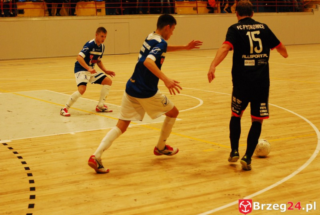 Brzescy piłkarze halowi remisują u siebie z zespołem z Pyskowic