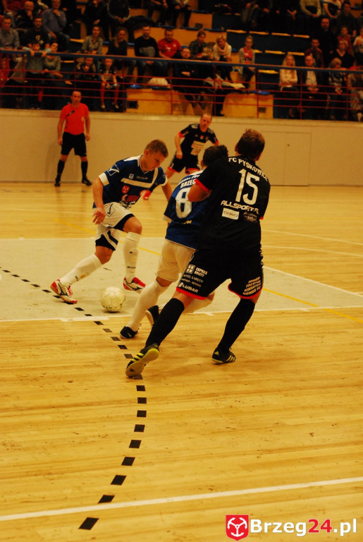 Brzescy piłkarze halowi remisują u siebie z zespołem z Pyskowic