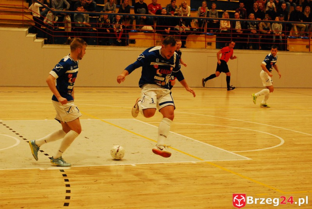 Brzescy piłkarze halowi remisują u siebie z zespołem z Pyskowic