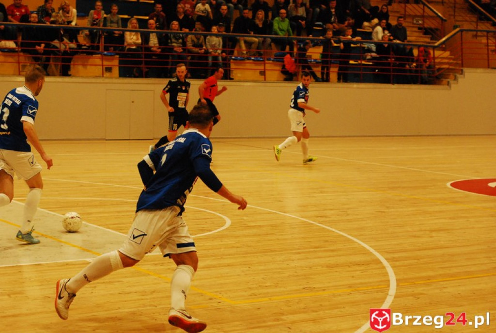 Brzescy piłkarze halowi remisują u siebie z zespołem z Pyskowic