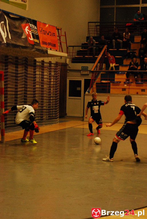 Brzescy piłkarze halowi remisują u siebie z zespołem z Pyskowic