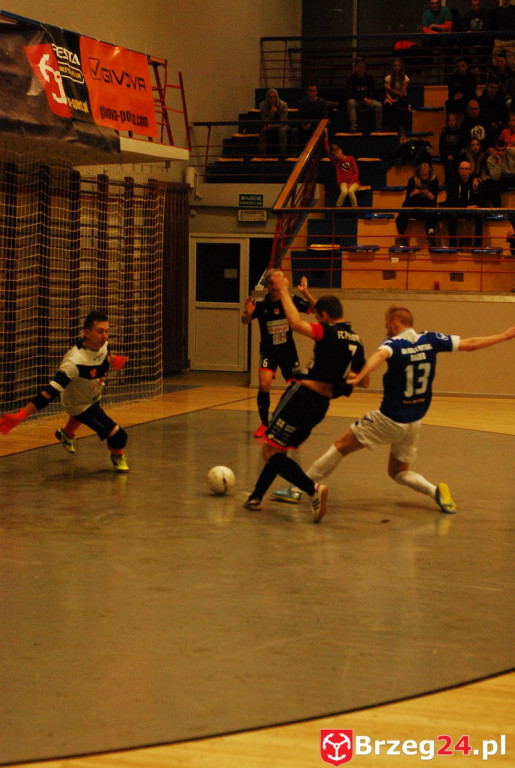 Brzescy piłkarze halowi remisują u siebie z zespołem z Pyskowic