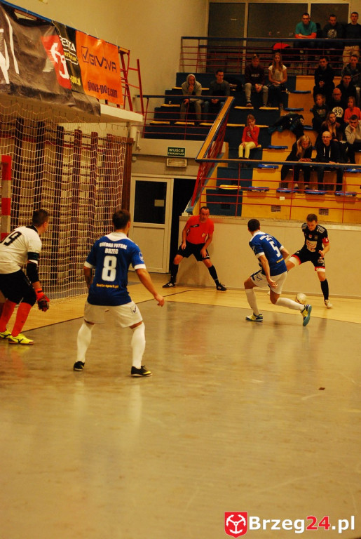 Brzescy piłkarze halowi remisują u siebie z zespołem z Pyskowic