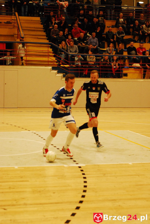 Brzescy piłkarze halowi remisują u siebie z zespołem z Pyskowic