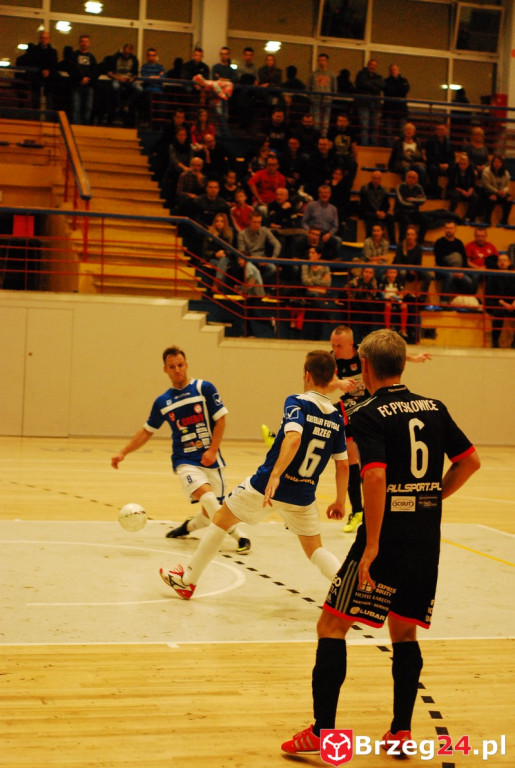 Brzescy piłkarze halowi remisują u siebie z zespołem z Pyskowic