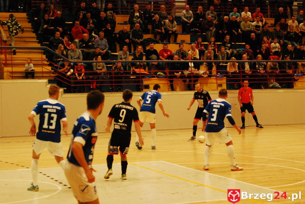 Brzescy piłkarze halowi remisują u siebie z zespołem z Pyskowic