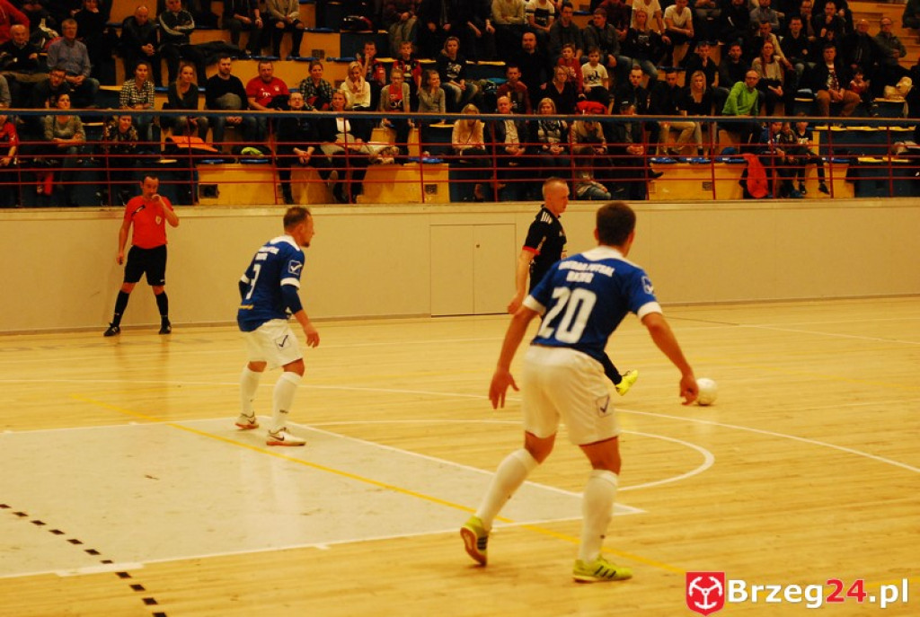 Brzescy piłkarze halowi remisują u siebie z zespołem z Pyskowic