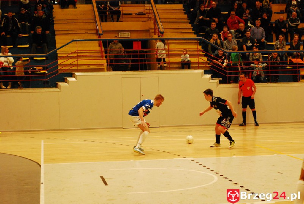Brzescy piłkarze halowi remisują u siebie z zespołem z Pyskowic