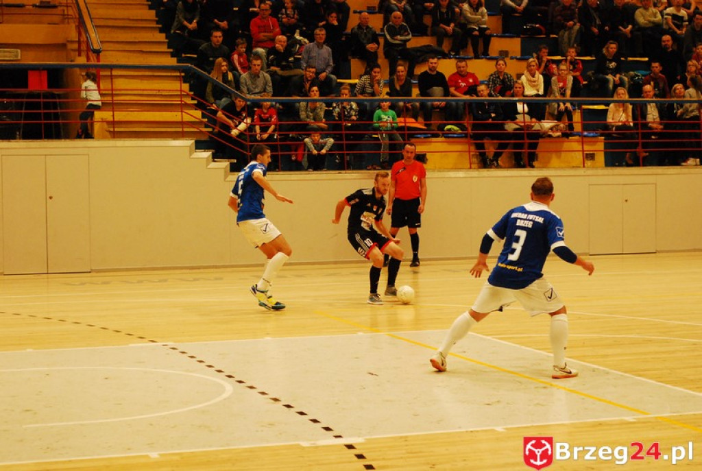 Brzescy piłkarze halowi remisują u siebie z zespołem z Pyskowic