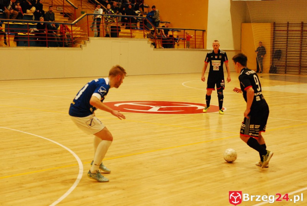 Brzescy piłkarze halowi remisują u siebie z zespołem z Pyskowic