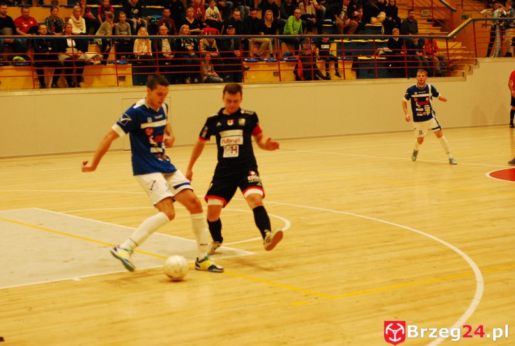 Brzescy piłkarze halowi remisują u siebie z zespołem z Pyskowic