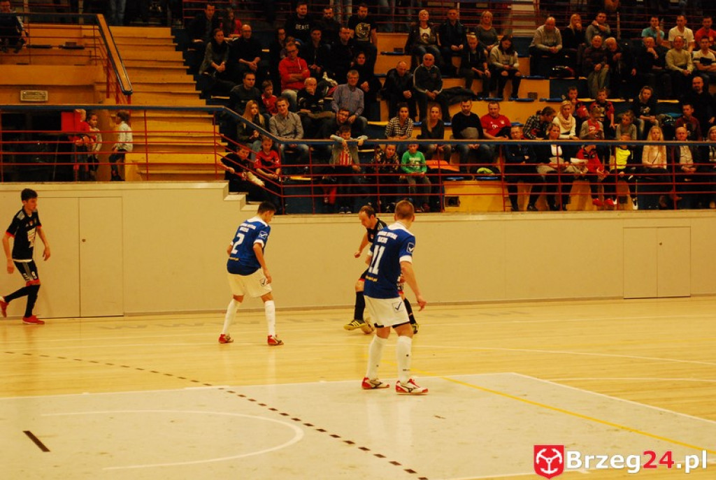 Brzescy piłkarze halowi remisują u siebie z zespołem z Pyskowic