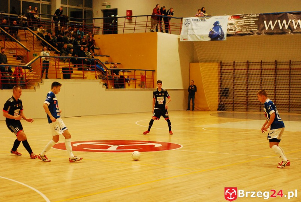 Brzescy piłkarze halowi remisują u siebie z zespołem z Pyskowic