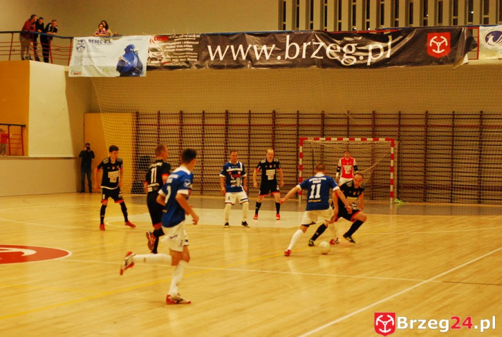 Brzescy piłkarze halowi remisują u siebie z zespołem z Pyskowic