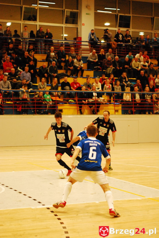 Brzescy piłkarze halowi remisują u siebie z zespołem z Pyskowic