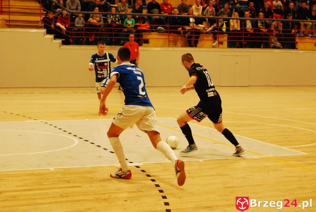 Brzescy piłkarze halowi remisują u siebie z zespołem z Pyskowic