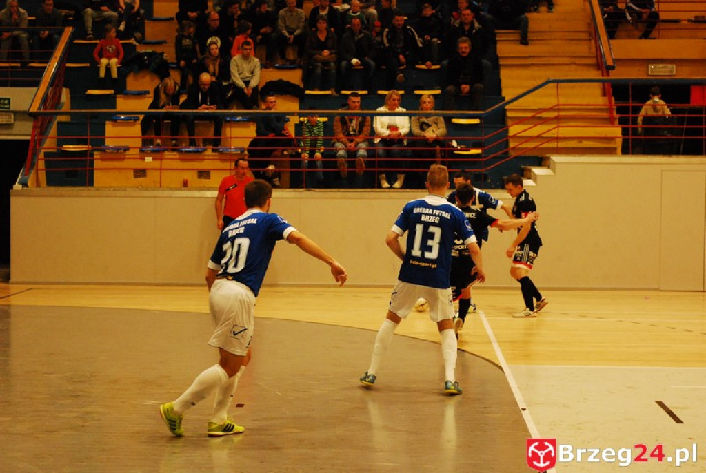 Brzescy piłkarze halowi remisują u siebie z zespołem z Pyskowic