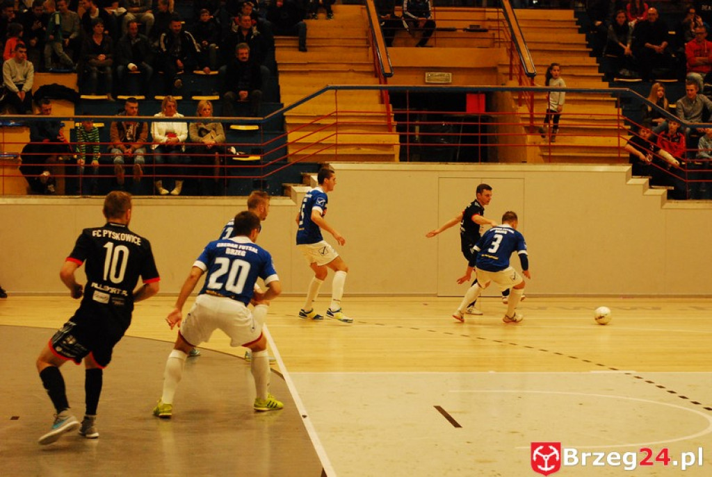Brzescy piłkarze halowi remisują u siebie z zespołem z Pyskowic