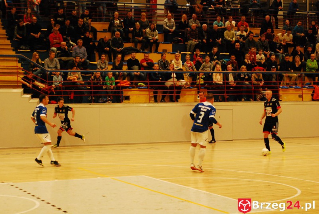 Brzescy piłkarze halowi remisują u siebie z zespołem z Pyskowic