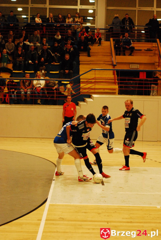 Brzescy piłkarze halowi remisują u siebie z zespołem z Pyskowic