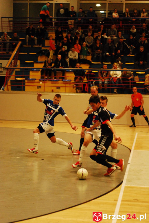 Brzescy piłkarze halowi remisują u siebie z zespołem z Pyskowic