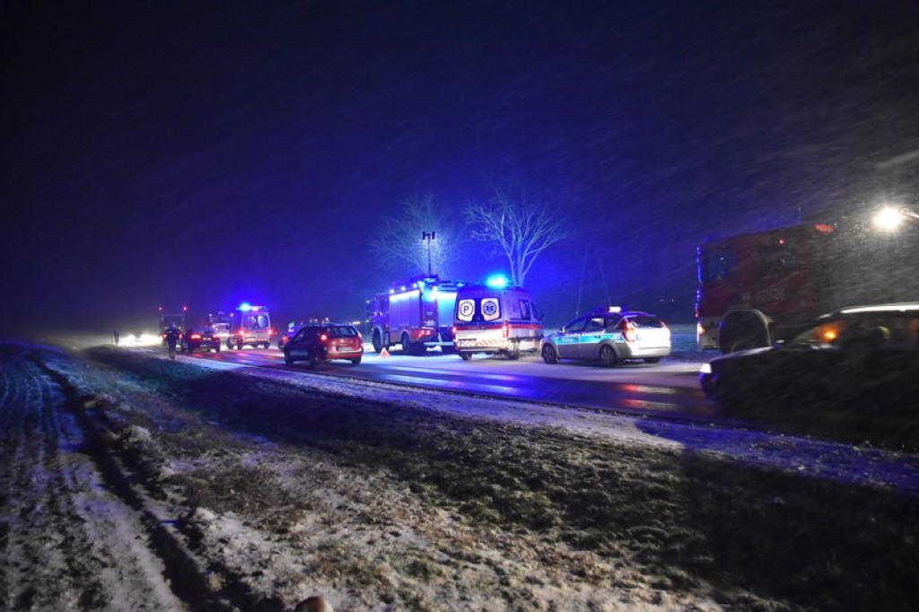 Dwa auta zderzyły się na drodze krajowej DK94 między Strzelnikami a Łosiowem