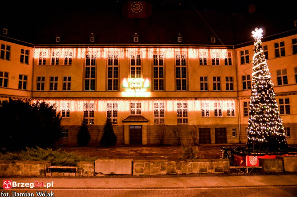 Rozświetlony Brzeg nocą