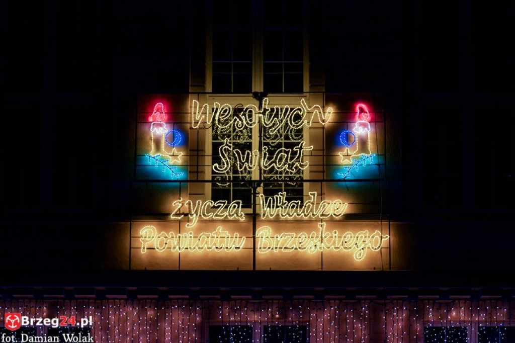 Rozświetlony Brzeg nocą