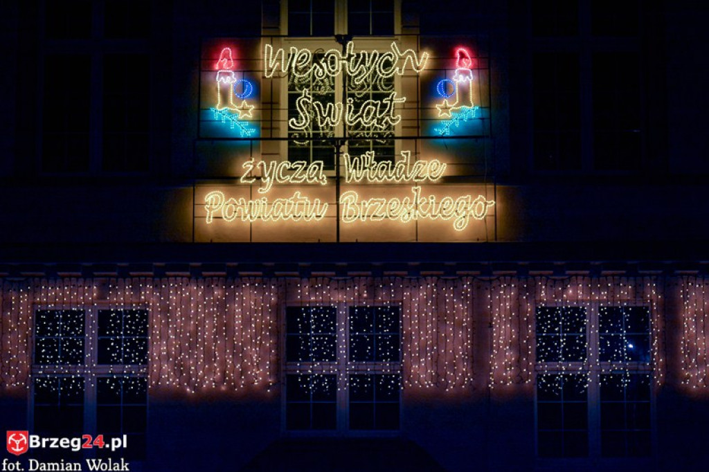 Rozświetlony Brzeg nocą