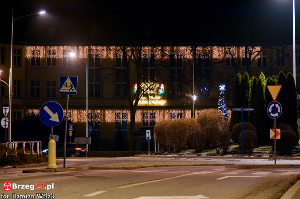 Rozświetlony Brzeg nocą