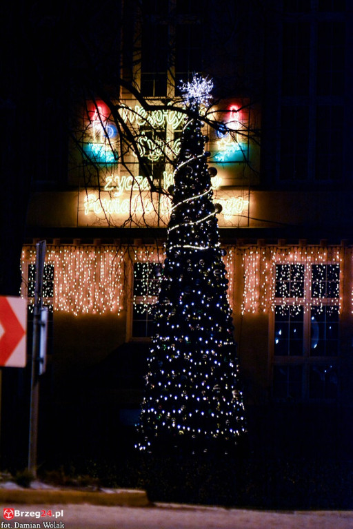 Rozświetlony Brzeg nocą