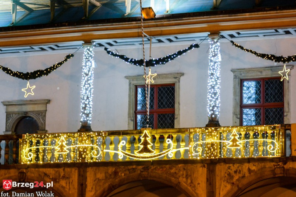 Rozświetlony Brzeg nocą