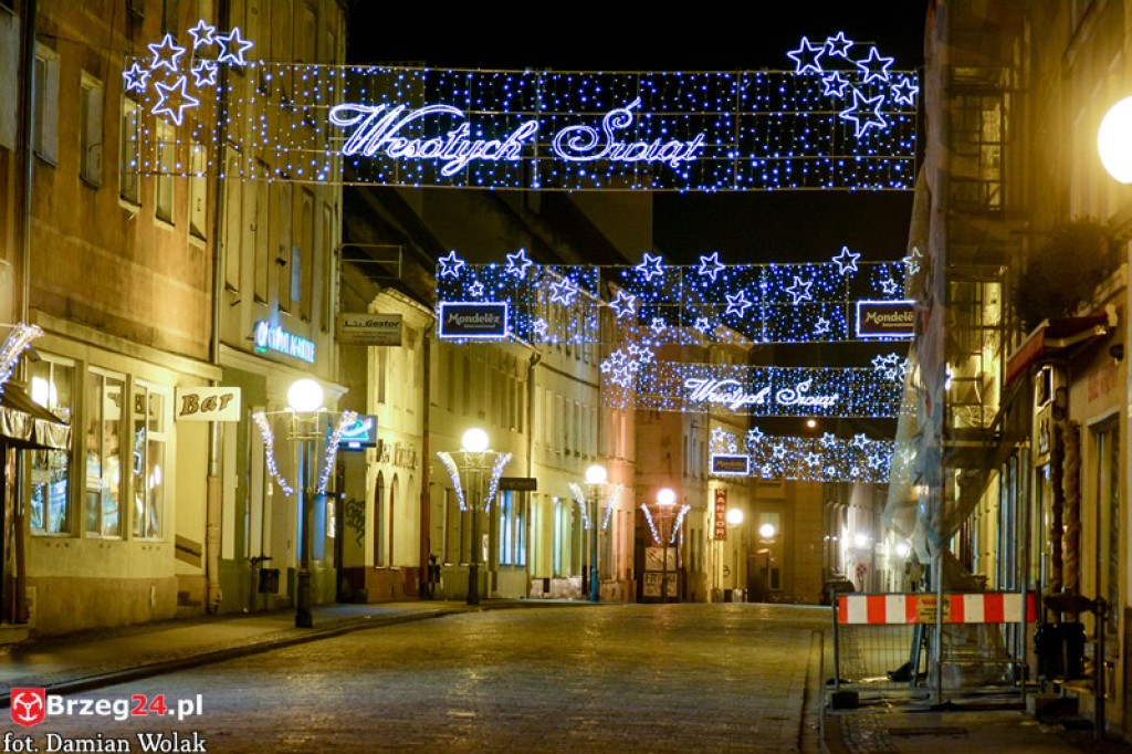 Rozświetlony Brzeg nocą