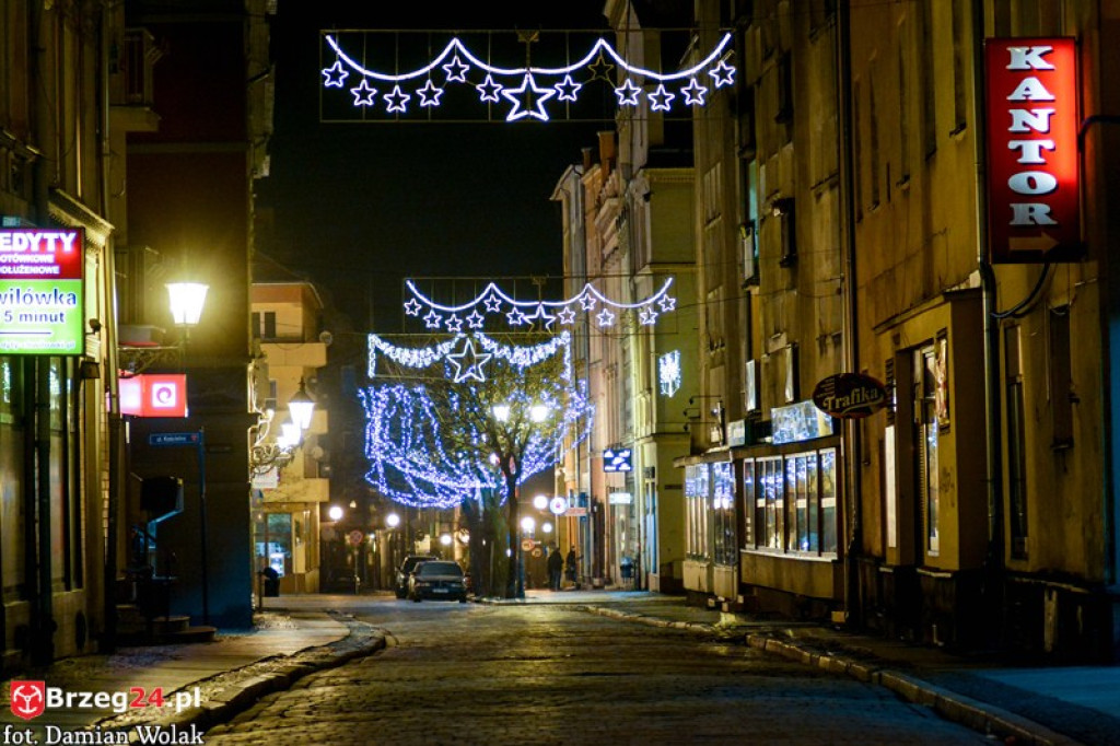 Rozświetlony Brzeg nocą